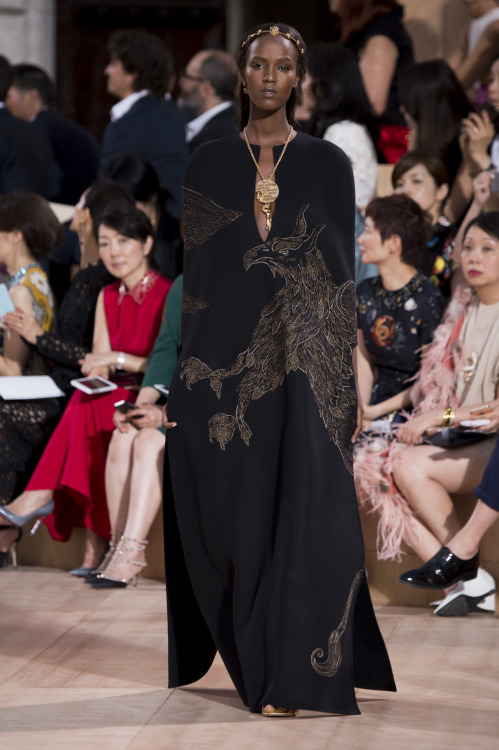 ahencyclopedia: VALENTINO’S COUTURE SHOW WAS AN ODE TO ROMEIN recent years, houte couture has 