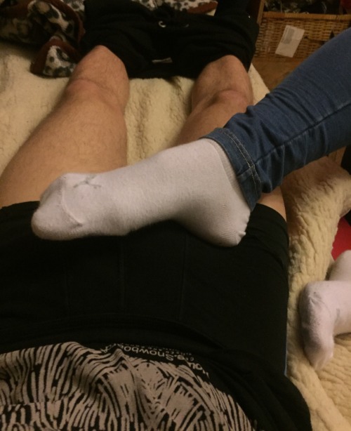 anklesocksandsneakerslovers:  My gf is ready to take me to the heaven . Socksjob in white anklesocks