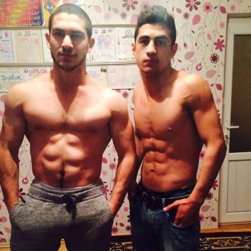 nonwrestlingwrestlers:  Follow http://nonwrestlingwrestlers.tumblr.com