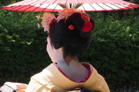 geisha-kai:  Maiko Koume in May 2014 (SOURCE)