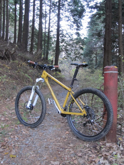 xizang325:  ２０１４・１２・１４　ＫＢ山→ＡＢ山縦走トレイル、ドロップイン！！ ここから8.5キロのＵＰＤＯＷＮ激しい厳しくも楽しいシングルトラックが始まる！