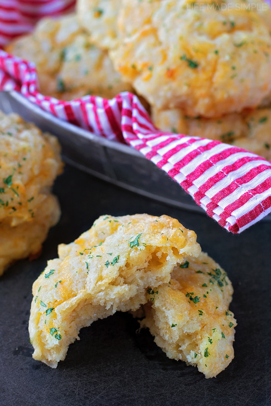 foodffs:GARLIC CHEDDAR BAY BISCUITSReally nice recipes. Every hour.Show me what you