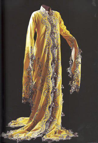 ephemeral-elegance:Metallic Embellished Üçetek Entari Robe, ca. 19th Centuryvia Turkish Culture