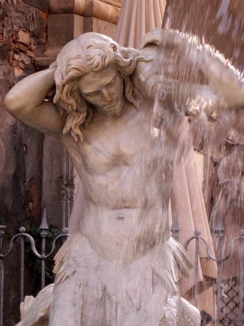 baroque-art-sicily:dettaglio giovane con cornutopia - fontana dell’amenano, catania