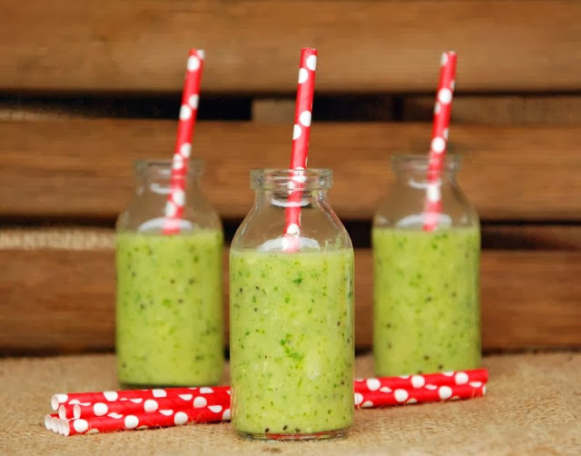 happyvibes-healthylives:   Spinach &amp; Orange Smoothie Blueberry Banana Smoothie