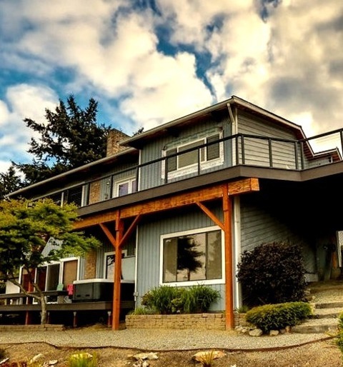 Deck In SeattleLarge Beach Style Side Yard Deck Photo
