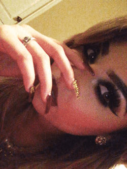 runwaydiamondsxo:  Wing and lashes on point. 