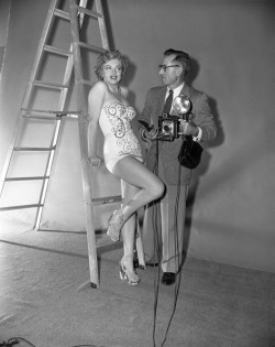 marilynmonroevideoarchives:  Marilyn Monroe 1952 