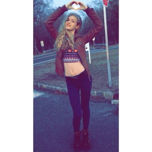 Elena Kampouris