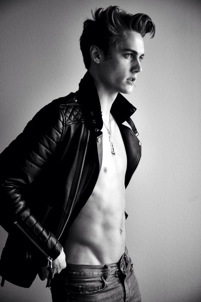 hotfamousmen:  Neels Visser