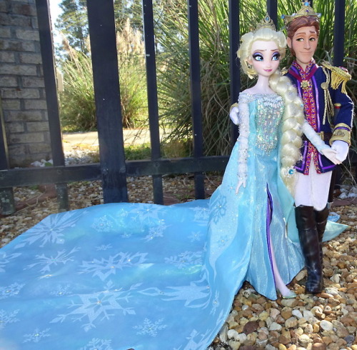 snow queen elsa limited edition doll