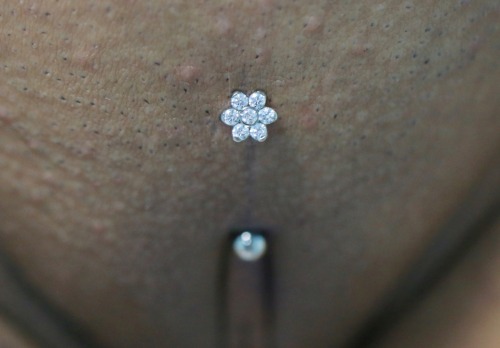 heyjenkristoff: Fresh christina piercing with titanium jewelry by Anatometal