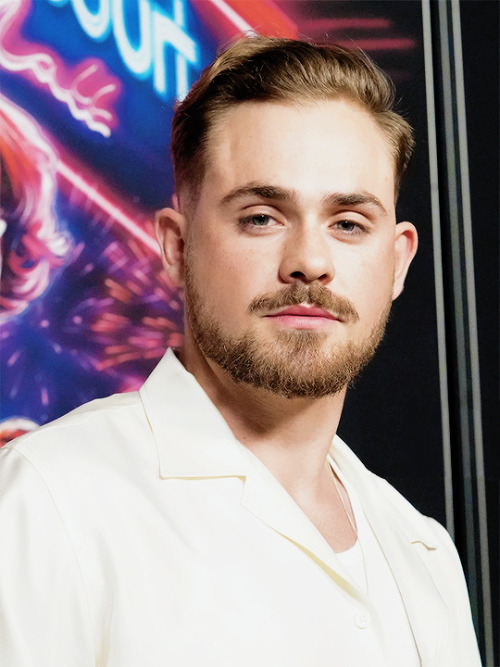 aliciaavikander: Dacre Montgomery attends a photocall for Netflix’s “Stranger Things&rdq