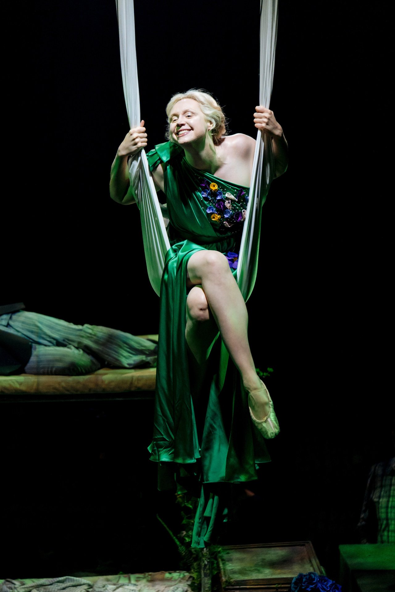shamrocked: ladybrienneoftarths:  Gwendoline Christie as Titania - A Midsummer Night’s