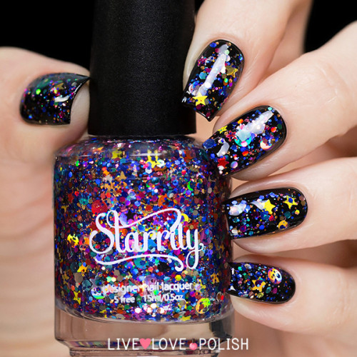 rainbowbarnacle:startorialist:It’s been too long since we’ve found some fabulous space-themed nail p