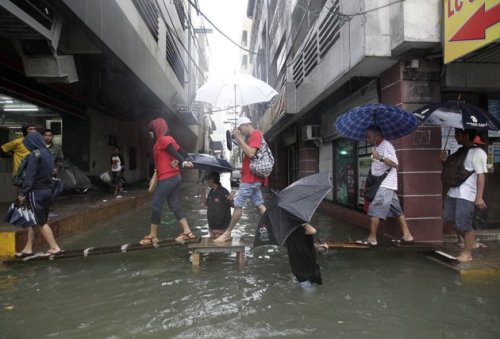 neil-gaiman: kellysue: girlslikecarsandmonet: Manila submerged. Please signal boost, along with the 