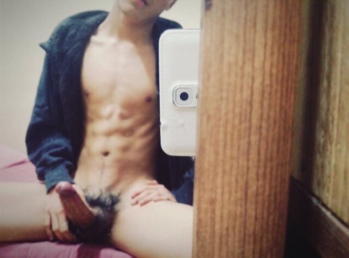 korean19yearsold: hot-gay-korea:   boyboy932:  공허해 