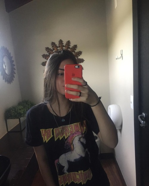 http://streetgrl.tumblr.com/post/161148366457