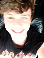 ashtonbangme-deactivated2015081:TO VANCOUVER BABY!!!! X