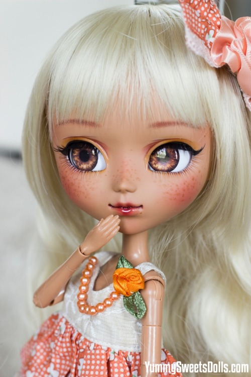 Hawaiian Pineapple Upside Down Cake Pullip &lt;3www.yummysweetsdolls.etsy.comwww.yummysweetsdoll