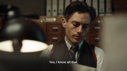 RC (re)watches Babylon Berlin: 1x01Do you know all the stuff Inspector Rath has collected about you 