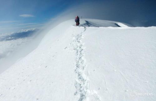 Bolivia&rsquo;s cholita climbersFor years Lydia Huayllas, 48, has worked as a cook at base camps