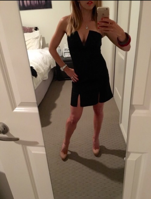 feistylittleleopard:  Happy Saturday Night Flash to you all 😘😘😘