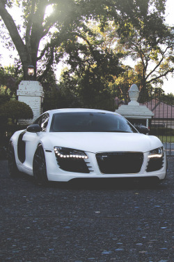 modernambition:  R8 at the Gate | MDRNA |