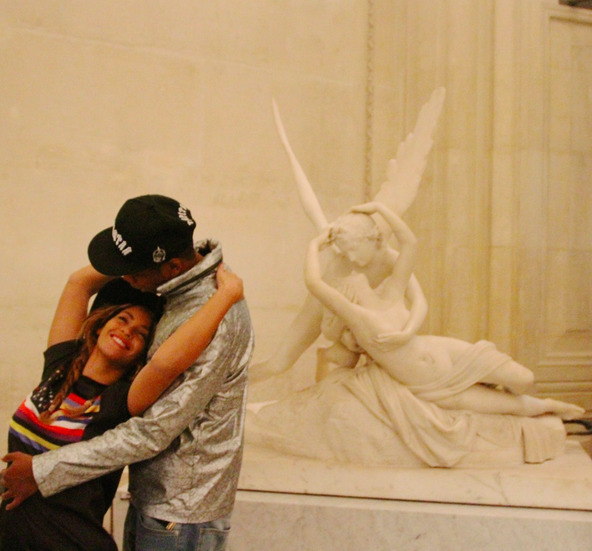 madeleinedalla:  Beyonce x Jay ZPrivate tour at the Louvre  