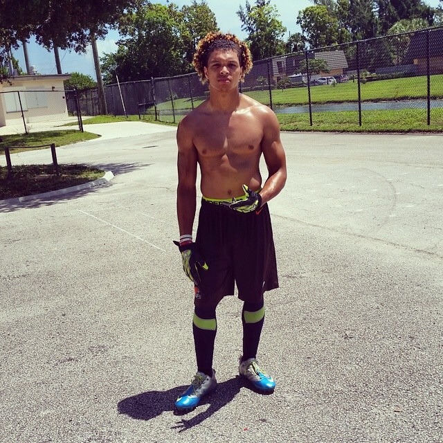 hoodsworld:  Willie Snead       Hoodsworld claims no ownership of photos posted nor