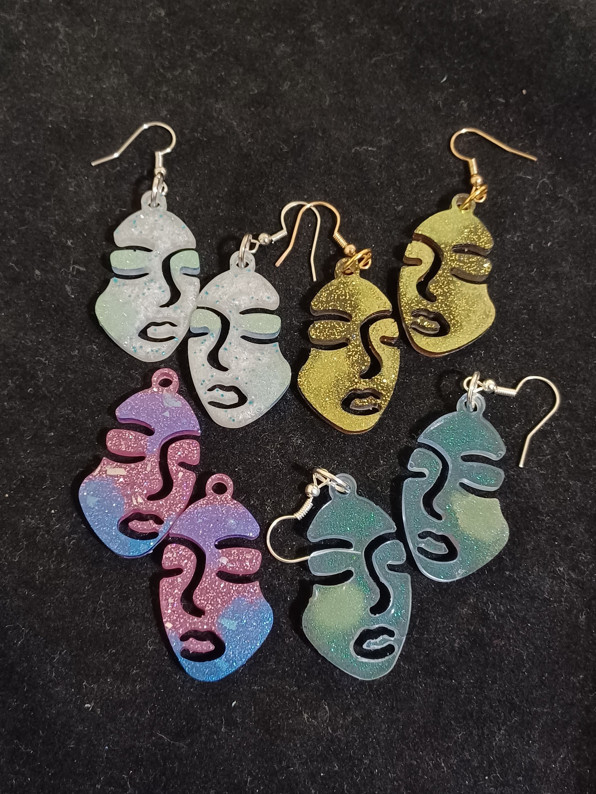 snake-jazz:Hey everyone it’s time for a shop update I’ve got new molds and new mica powders  that change color in the light, make sure to check out my Instagram for a full listing (I’ll be uploading a lot more pics like these over the