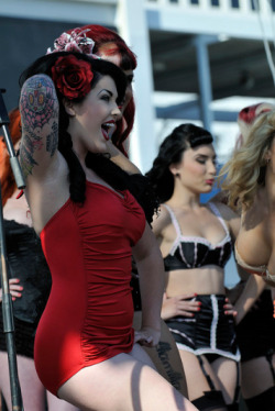 FOXY PIN UPS