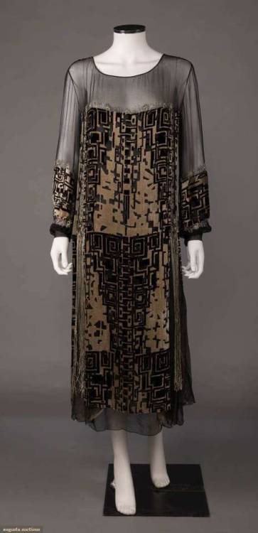 TAN & BLACK CUT VELVET EVENING DRESS, EARLY 1920sVoided silk velvet pieced onto silk chiffon lon