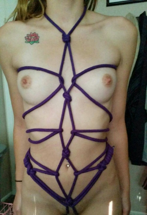 starryeyedprincxss:Daddy made me wear this harness all night last night