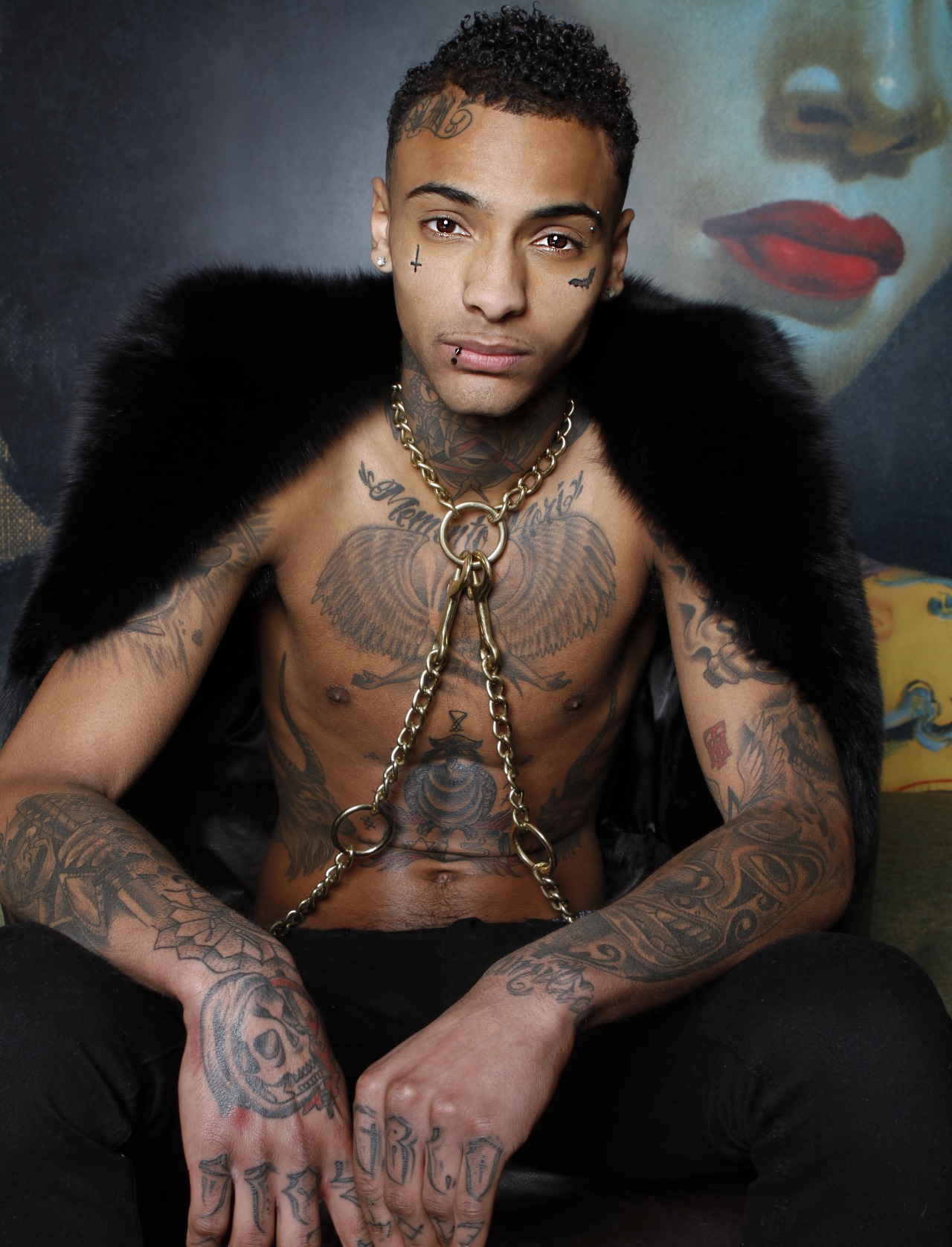 missinglinc:  He is so gorgeous to me.