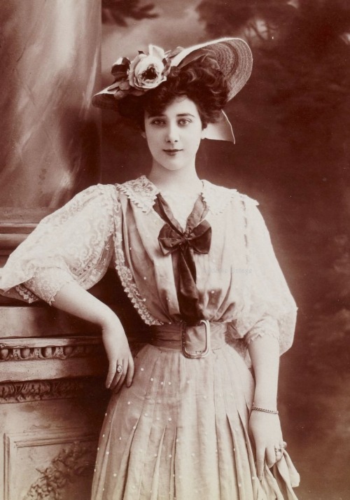 antique-royals: Mlle. Harlay , french actress