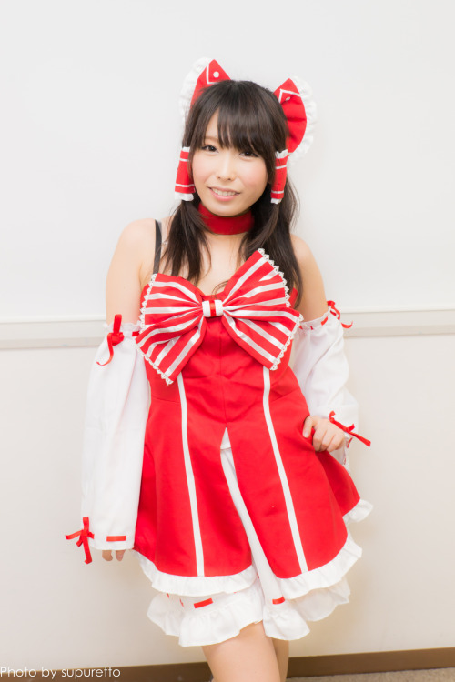 cosplaygirl:  「有村千佳」さん(東方Project 霊夢)【Twitter:chika_arimura】 | Flickr - Photo Sharing!