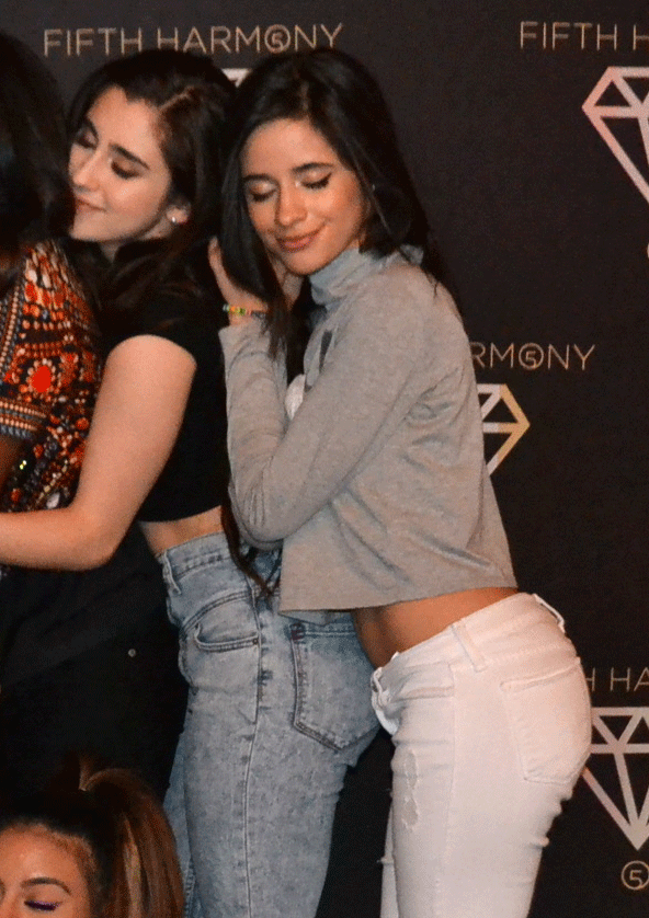 cabelloisms:  Camren   the back hug thing