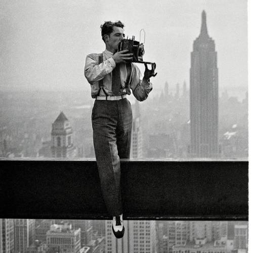 dieselpunkflimflam:anyskin:Photographer Charles Clyde Ebbets at work in the 1930s.Credited with taki