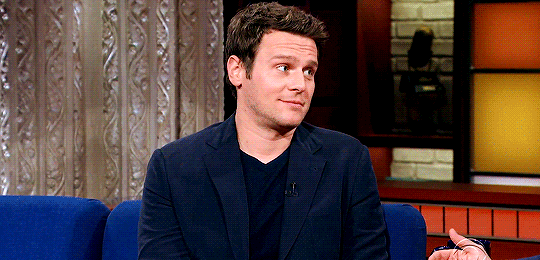 rominatrix:Jonathan Groff talks about his New Zealand’s boyfriend at The Late Show with Stephen Colb