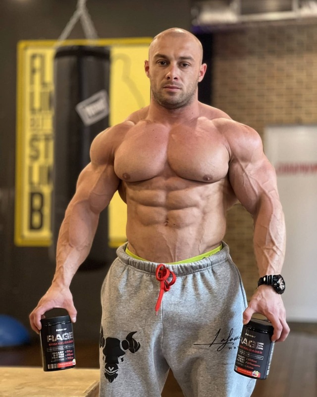 muscletitanlover:Radoslav Angelov, BulgariaIG: radoslavangelov_ifbbpro