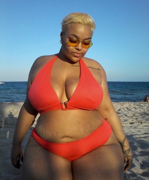shaadayy:  royaltyzfinest:  Why is she so damn fierce.  Bihhhhhhh