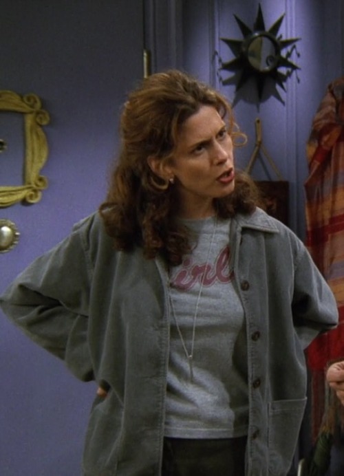 tarasmaclay:tfw susan has a girls shirt too so it’s 100% confirmed for gay therefore monica and rach