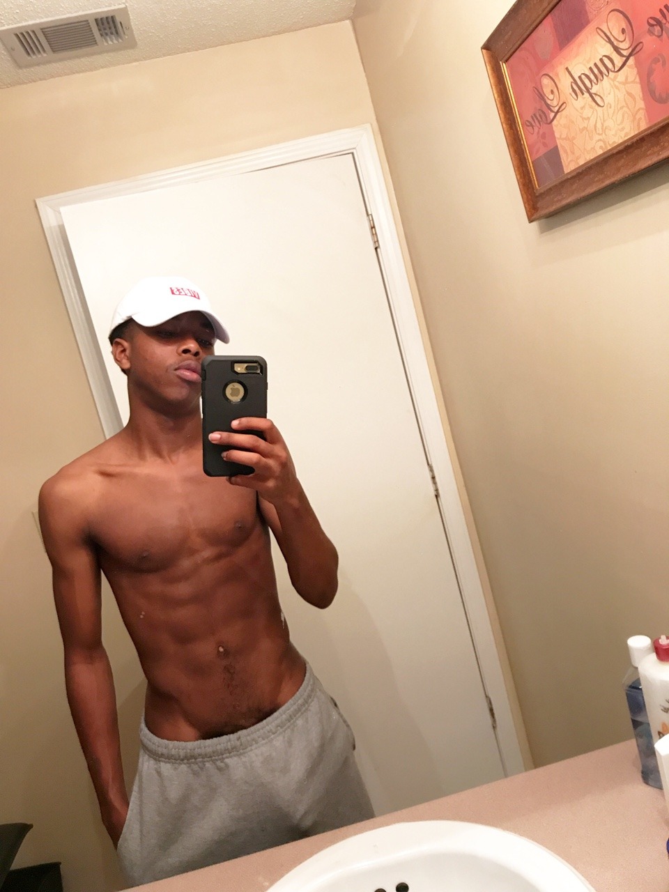 elreyjae:  You peep👀 IG: thakingjae : Snpcht: kvng.jae