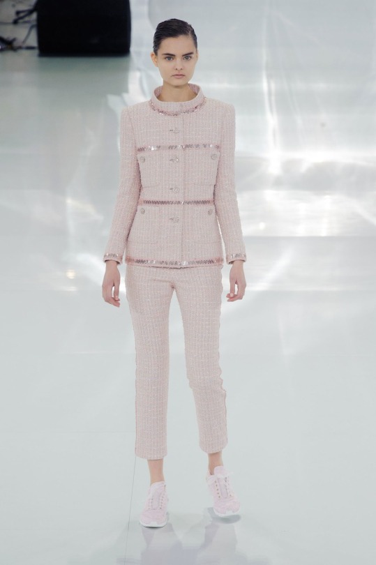 Chanel Haute Coute Spring Summer 2013 Is A Collection That Matches The Modern Life Of Women With The