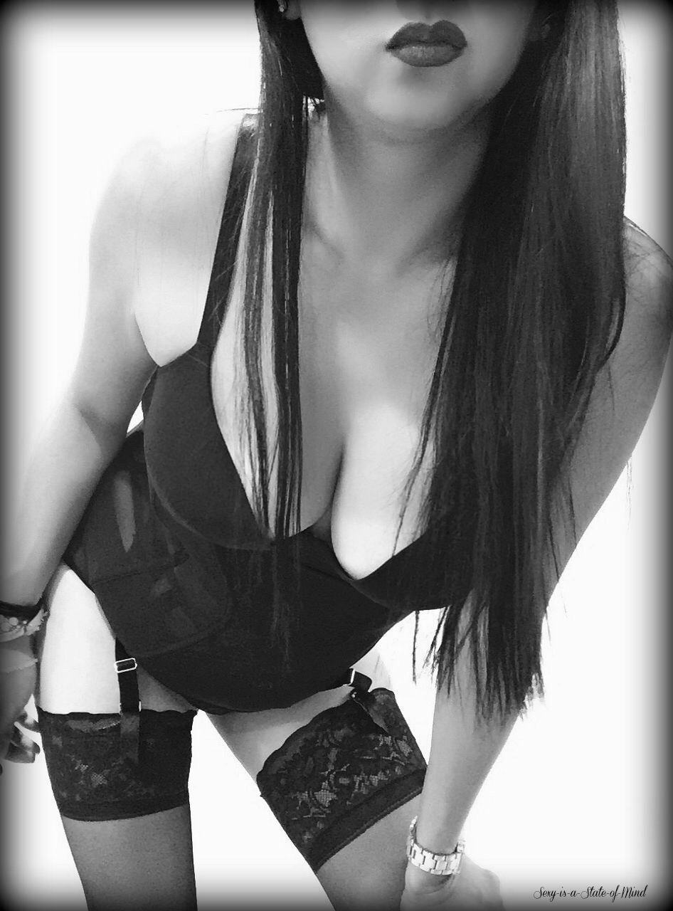 sexy-is-a-state-of-mind:  It’s a special Friday, everyone.  That means enjoy every