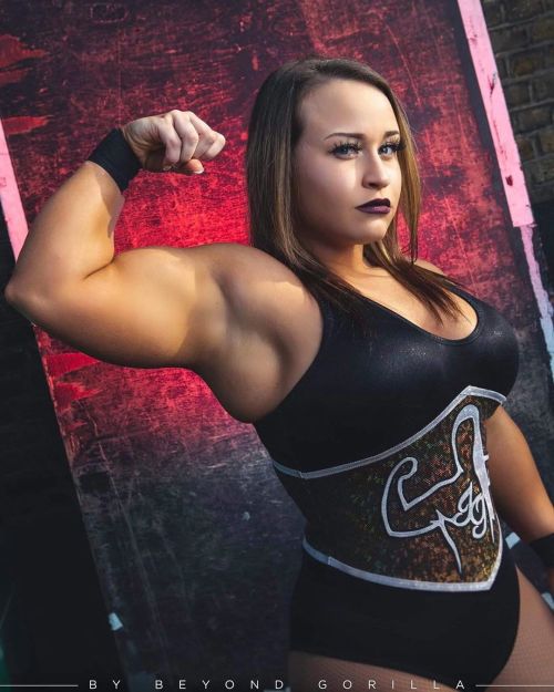 radiationdude:Jordynne Grace JG sexfights against both women (intragender) and men (intergender). In