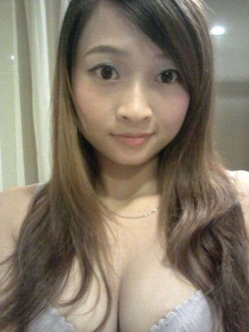 icameltoehunter:  Sg gal leaked photos