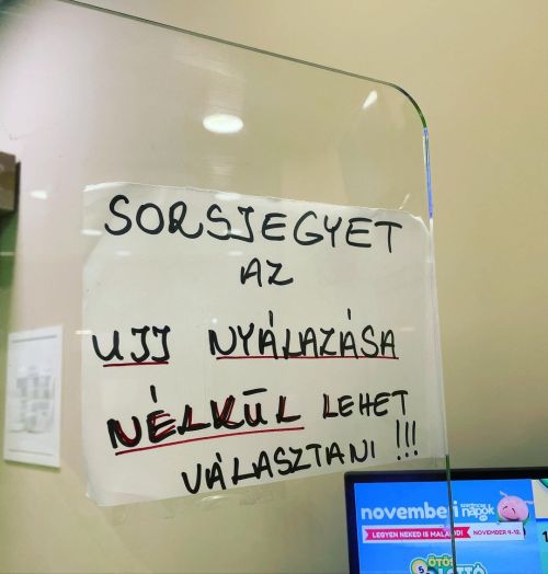 Para, hogy ezt ki kellett írni #nemajarvany miatt #csudapest (at Arizona Lottózó)
https://www.instagram.com/p/CkoYwtvIUEm/?igshid=NGJjMDIxMWI=