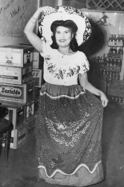 vzque13:  Mexican Americans in the 1940s adult photos